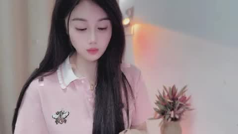 YunEr online show from May 13, 2:12 pm