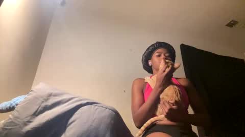 YungBlackBerry online show from November 11, 6:09 am