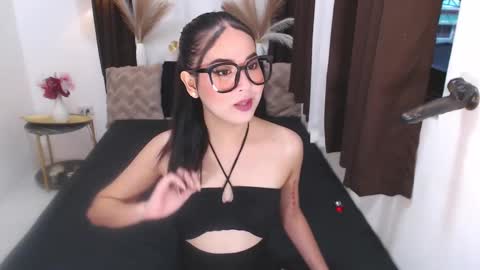 Snapshot of yvannasilva18 chatting on December 6, 7:43 am jai online show from December 6, 7:43 am