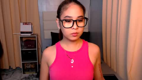 Snapshot of yvannasilva18 chatting on February 24, 7:53 am jai online show from February 24, 7:53 am