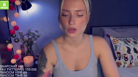 The Queen Bitch of the United Kingdom online show from April 3, 6:33 am