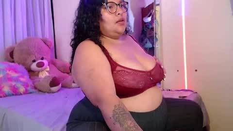 yvonn online show from October 14, 2:03 am