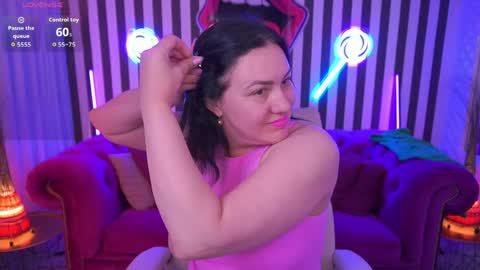 Zafiramoonn online show from May 8, 1:14 pm