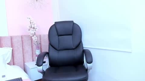  Laura  online show from September 16, 6:38 pm