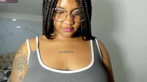 zahra_rose online show from May 5, 9:29 pm