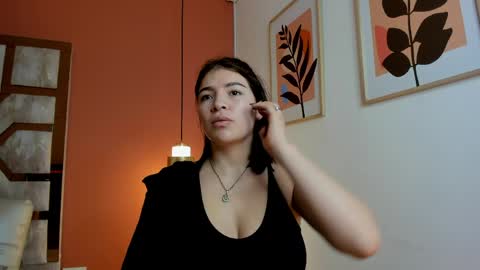 zamira_taylor online show from May 17, 8:30 pm