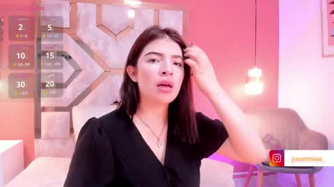 zamira_taylor online show from May 11, 1:51 am