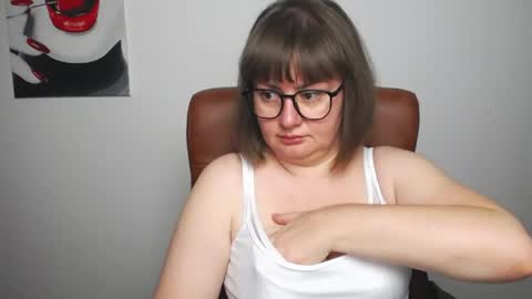 zannadreil online show from May 27, 1:57 am