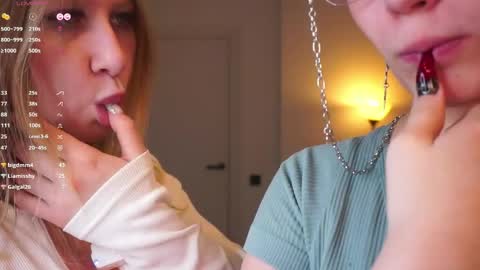 Criss  online show from March 25, 7:17 pm