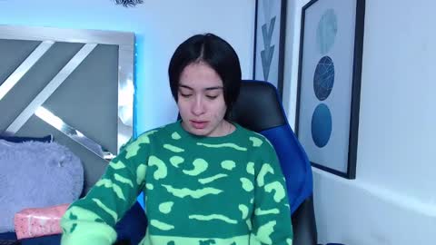 zaradames_ online show from December 30, 12:43 am