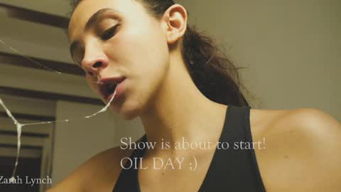 Miss Lynch   Next show  2911 online show from May 24, 10:36 am