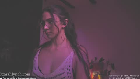 Snapshot of zarahlynch chatting on February 23, 4:11 am Miss Lynch Next show 2911 online show from February 23, 4:11 am