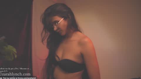 Snapshot of zarahlynch chatting on January 16, 11:16 pm Miss Lynch Next show 2911 online show from January 16, 11:16 pm