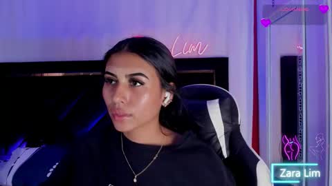 Zara Lim  online show from October 30, 10:00 pm