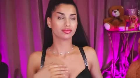 zariaavera online show from May 11, 2:45 pm
