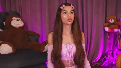 zariaavera online show from May 24, 8:41 pm