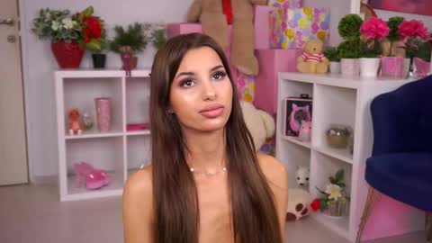 zariavera online show from November 15, 10:00 pm