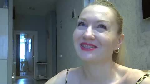 Zarina Swift online show from January 18, 4:26 am