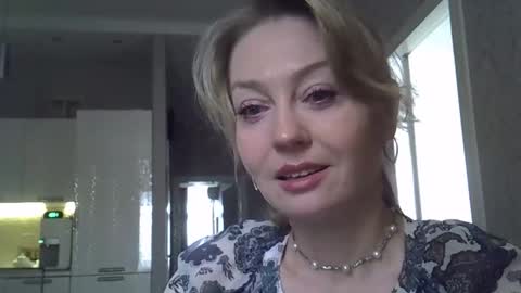 Zarina Swift online show from May 12, 4:32 am