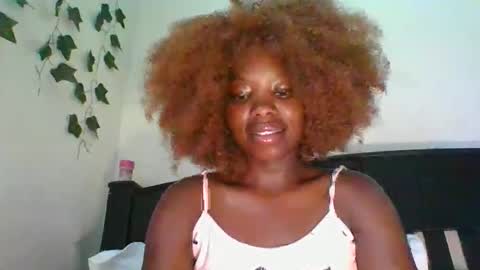 ZEEEE01 online show from April 8, 11:56 am