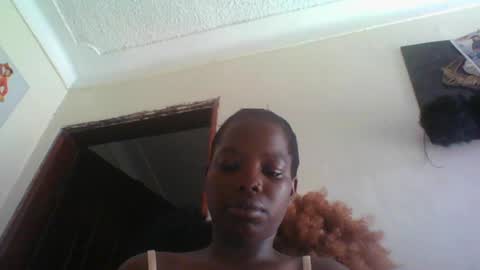 ZEEEE01 online show from April 12, 9:01 am