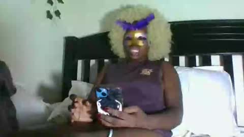 ZEEEE01 online show from April 3, 12:58 pm