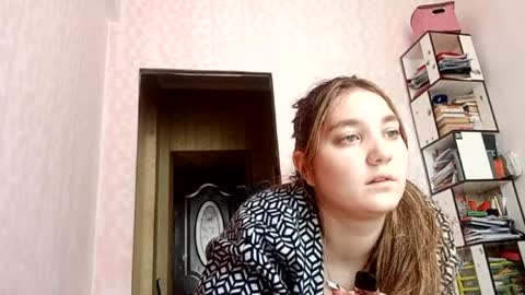 zeniabrossoit online show from April 8, 9:11 am