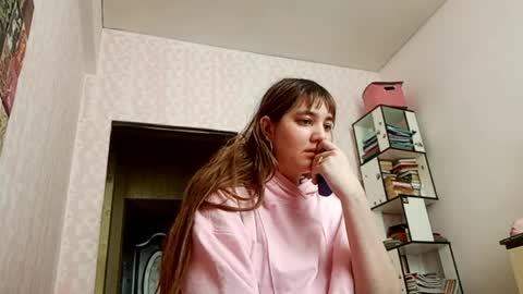 zeniabrossoit online show from May 19, 9:38 am