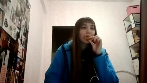 zeniabrossoit online show from May 25, 1:43 pm