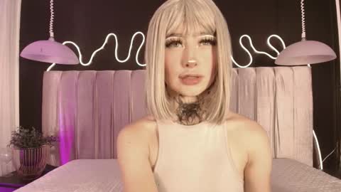 zhally_dee online show from February 17, 7:35 pm