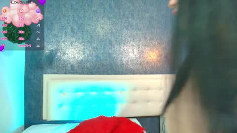 ZHAMIRA  ANDRES online show from November 3, 9:08 pm