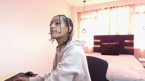 Zia Green online show from February 3, 12:03 pm