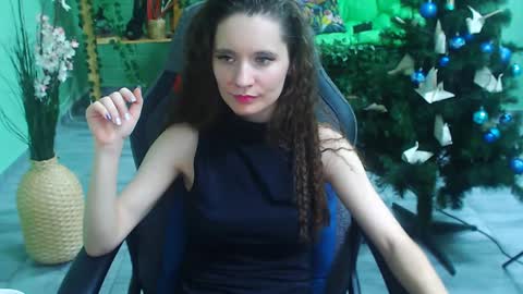 zianichols online show from December 24, 11:00 pm