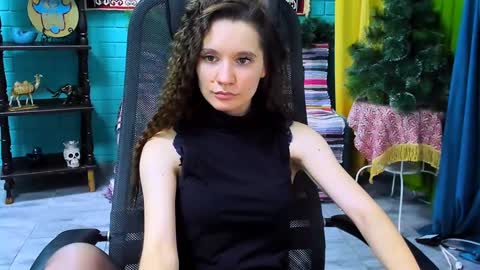 zianichols online show from January 17, 12:42 pm
