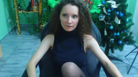 zianichols online show from January 14, 10:44 pm