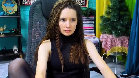 zianichols online show from January 20, 12:28 pm