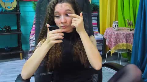 zianichols online show from January 22, 1:11 pm