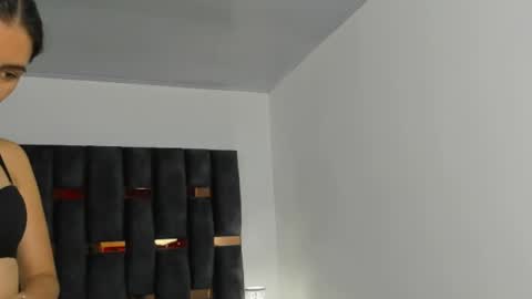 ziataylor online show from April 7, 9:50 pm