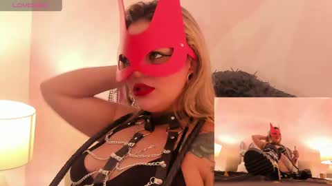 zihaadams_ online show from May 14, 8:58 pm