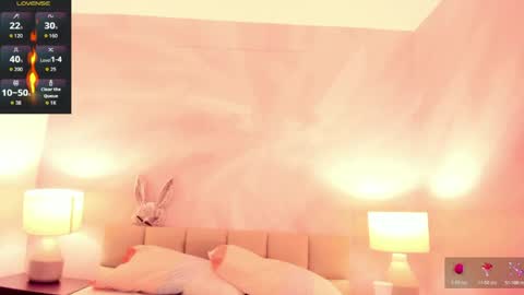 zihaadams_ online show from May 9, 7:49 pm