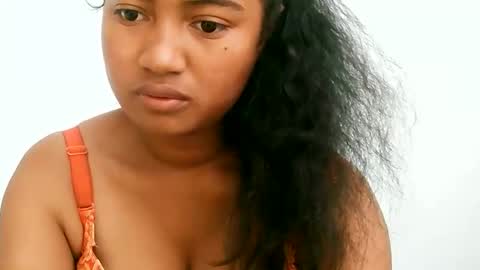 elly online show from May 8, 6:38 am