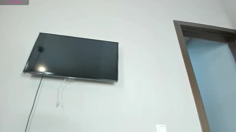 zirael_swan online show from October 22, 1:43 am