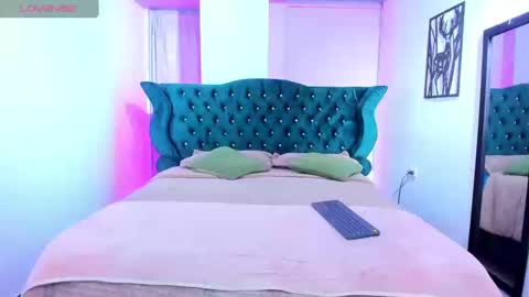 zoe18___ online show from September 25, 10:51 pm