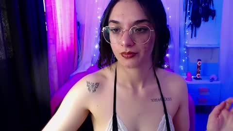 zoe_0111 online show from January 9, 1:56 pm