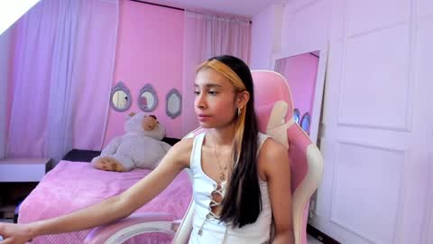 Zoe  online show from December 24, 4:40 pm