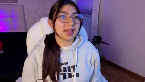 zoe  online show from October 7, 5:45 am