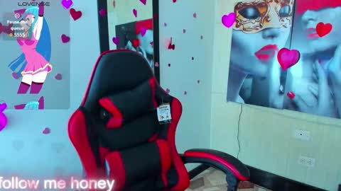 Z O E online show from March 5, 9:54 pm