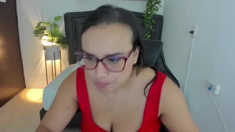 Zoe  online show from December 30, 12:20 pm