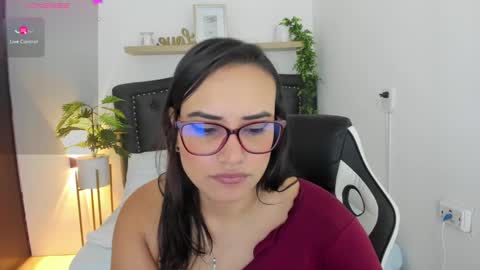 Zoe  online show from December 2, 12:17 pm