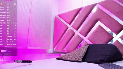 zoe_evaanss_ online show from May 26, 7:46 pm